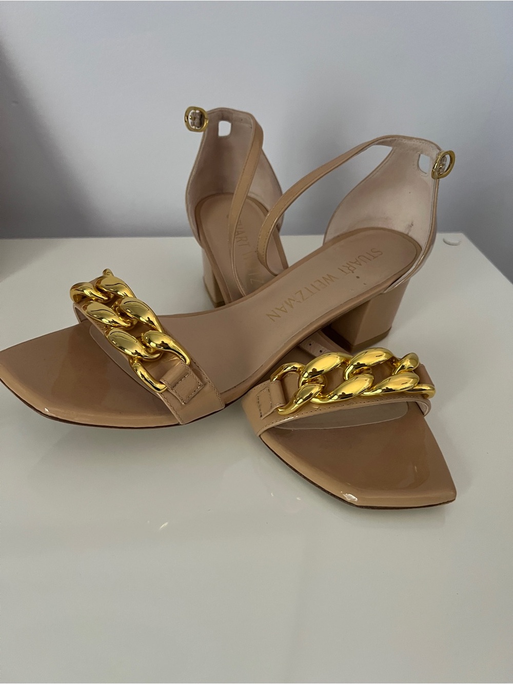 Stuart Weitzman Nude Patent Block-Heel Sandal with Gold Chain Accent 41 / 10.5
